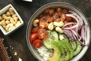 Ensalada poke bowl